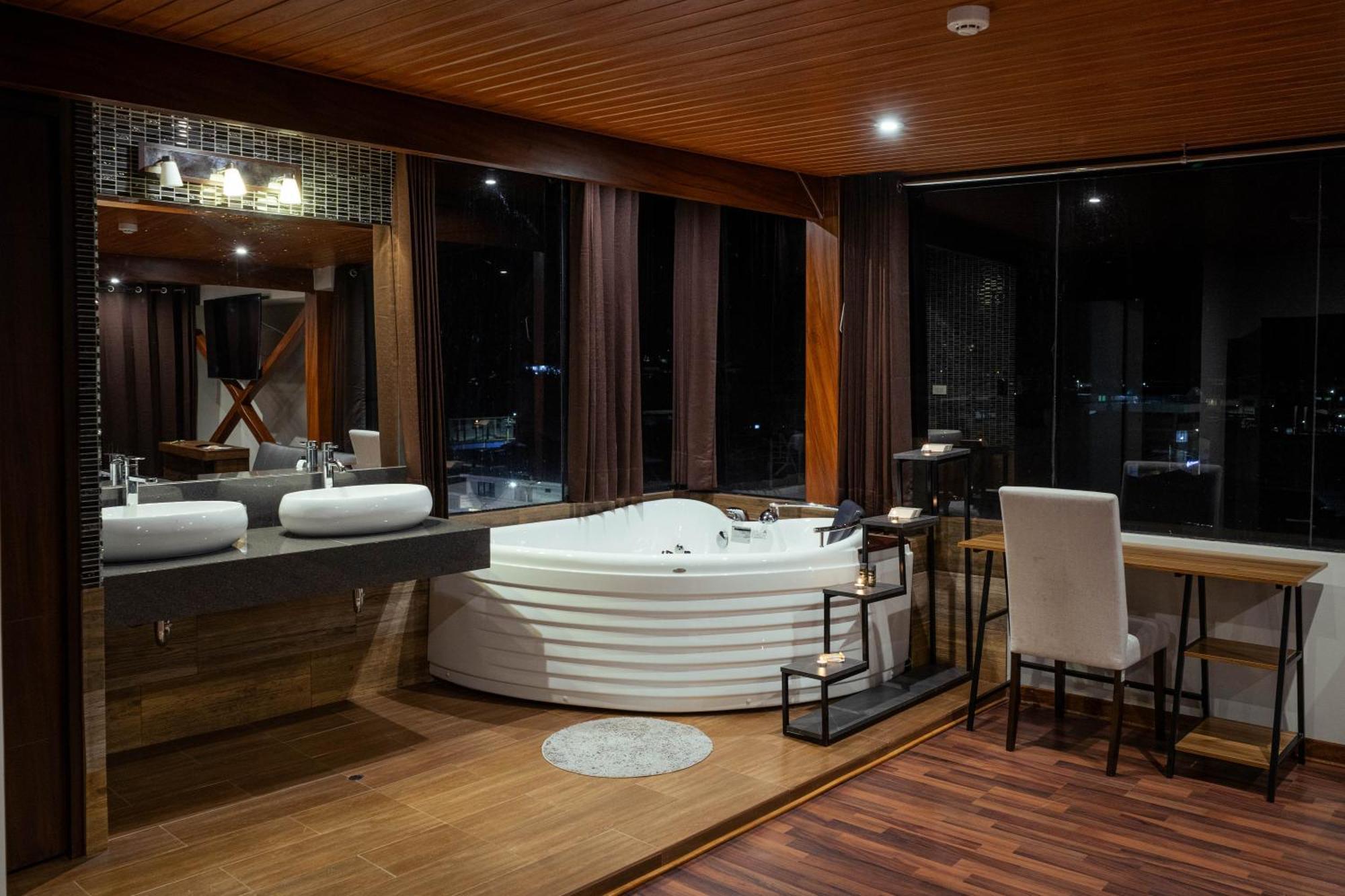 Hotel California Urubamba Ngoại thất bức ảnh